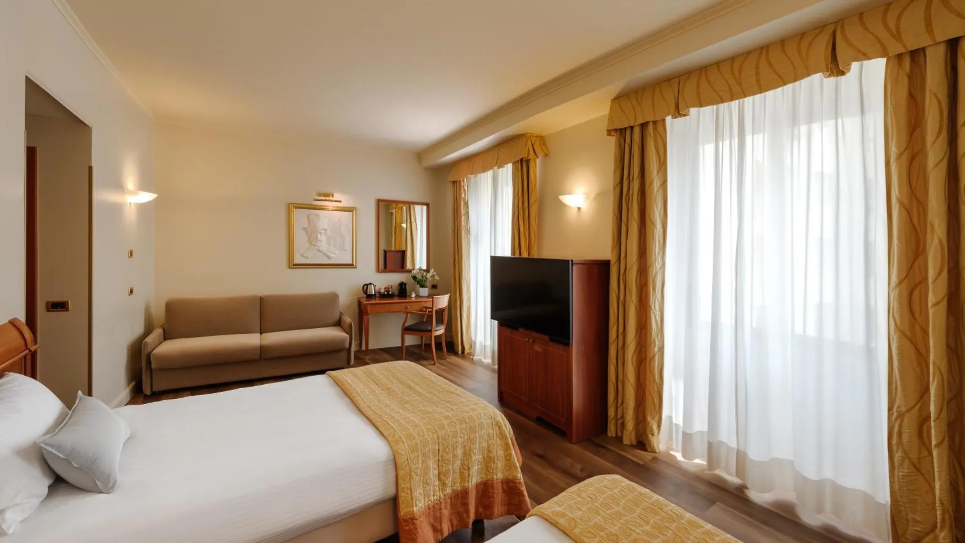 Hotel Dei Cavalieri Milano Duomo 4*, Milan Italy