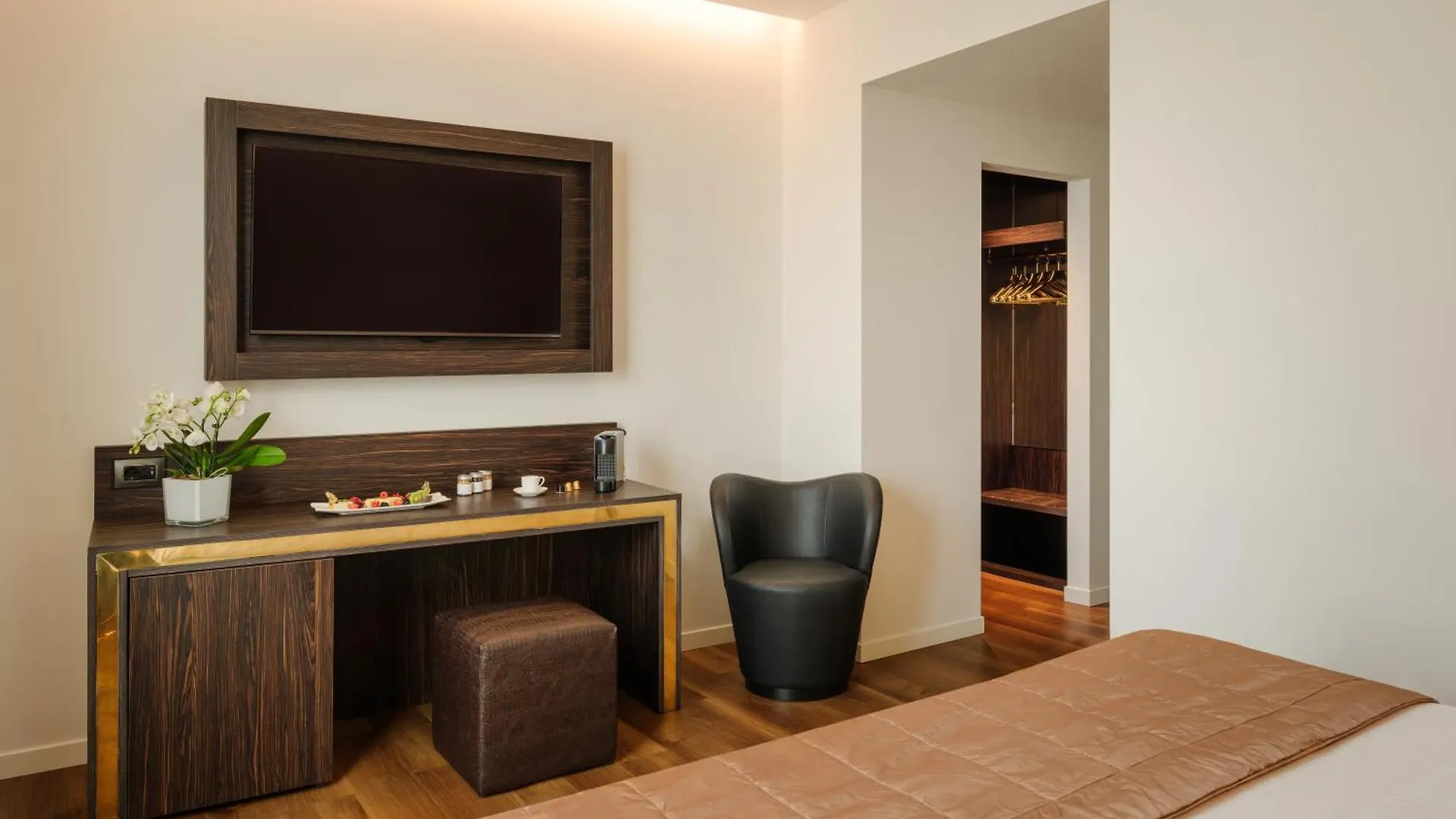 Hotel Dei Cavalieri Milano Duomo 4*, Milan Italy