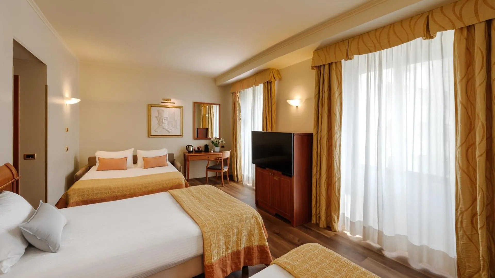 Hotel Dei Cavalieri Milano Duomo 4*, Milan
